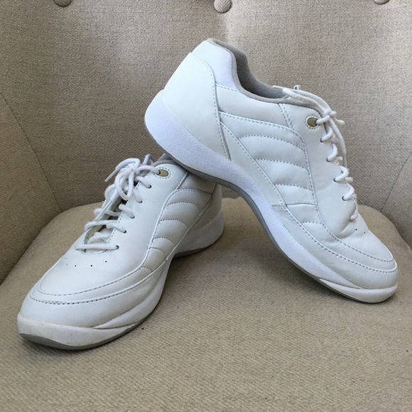 easy spirit jumper walking shoes